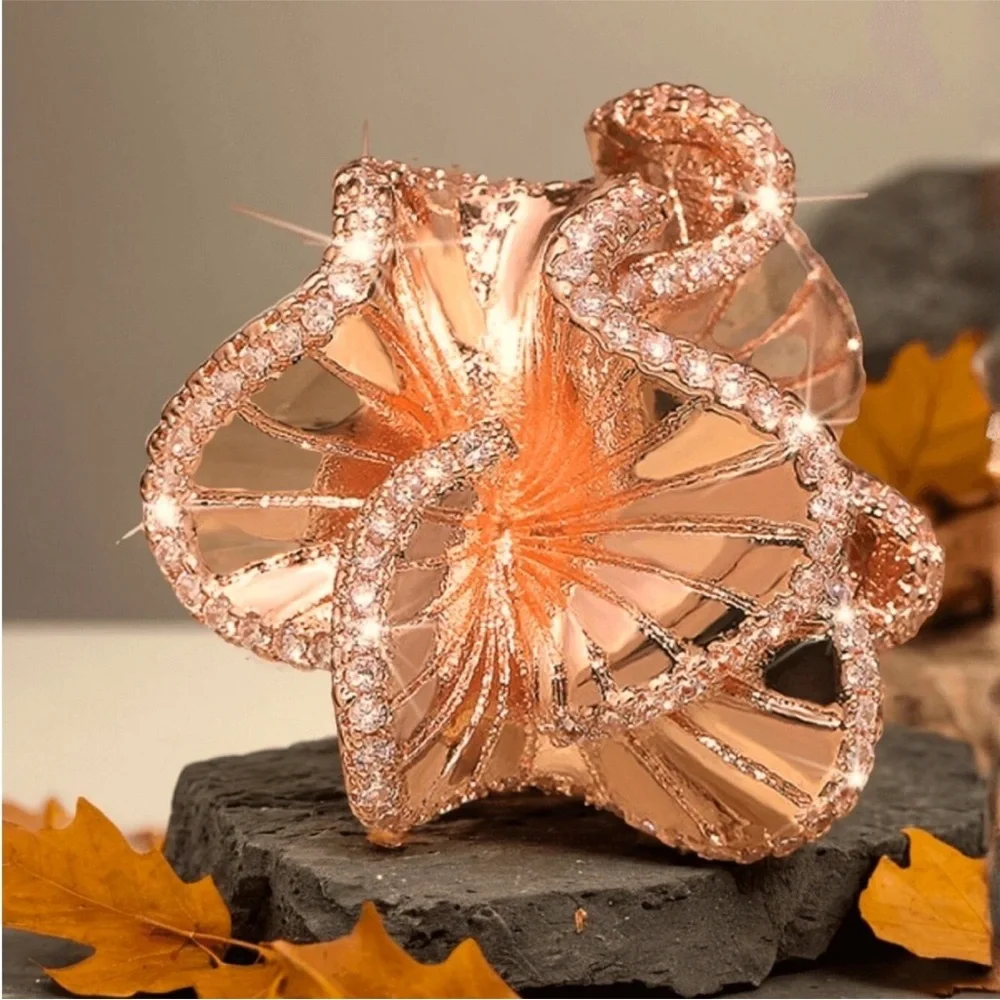 Elegant Rose Gold Floral Ring
